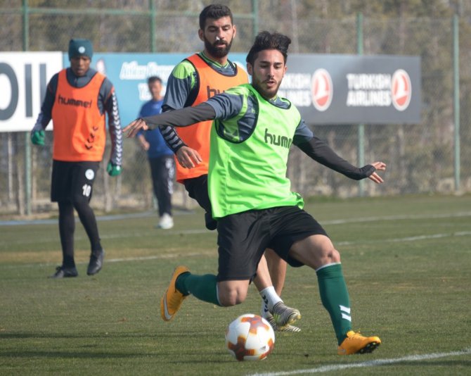 Atiker Konyaspor’da, Vitoria Guimares maçı hazırlıkları başladı