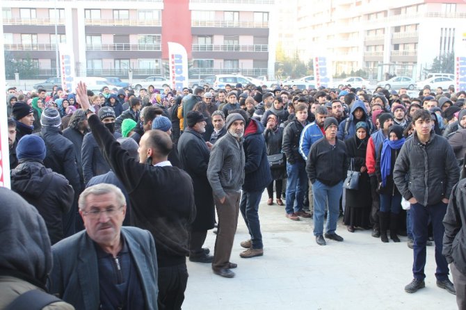 Konya’da teknomarket açılışında izdiham