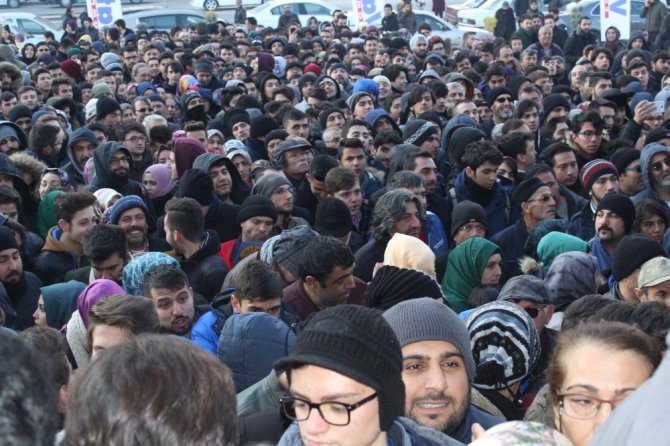 Konya’da teknomarket açılışında izdiham