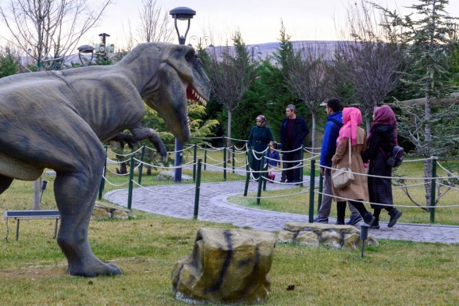 80 Binde Devri Alem Parkına 10 günde 20 bin ziyaretçi