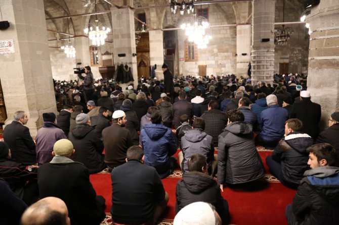 Aksaray’da ‘Annem Babam Camideyim’ programı