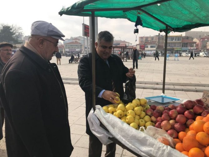 Başkan Özgüven, mesaisinin büyük bölümünü halkla geçiriyor