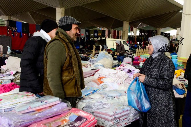 Başkan Toru’dan pazarcı esnafını ziyaret etti