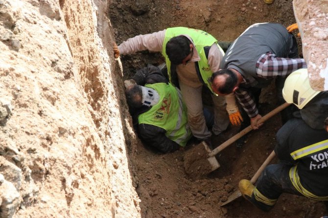 Göçükte kalan işçi itfaiye ekiplerince kurtarıldı