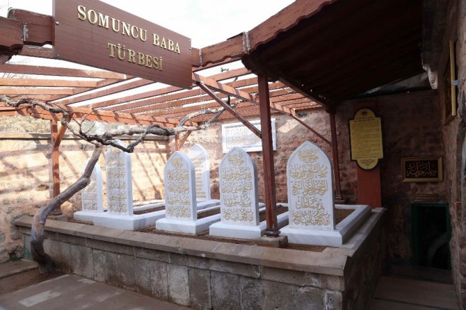 Somuncu Baba’ya Osmanlıca mezar taşı