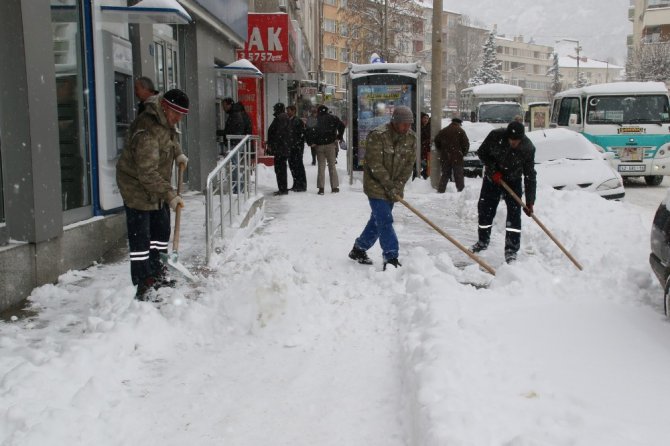 Akşehir Belediyesinden kar temizliği çalışmaları