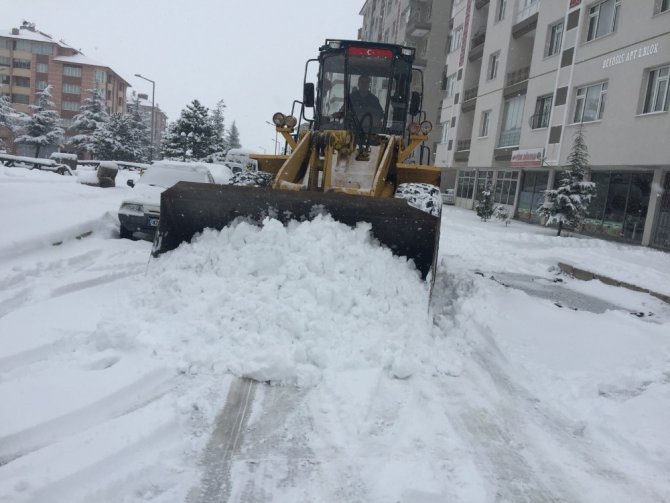 Akşehir Belediyesinden kar temizliği çalışmaları