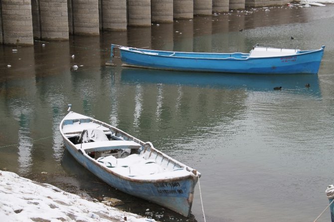 Beyşehir Gölü’nde avlanmaya kar molası