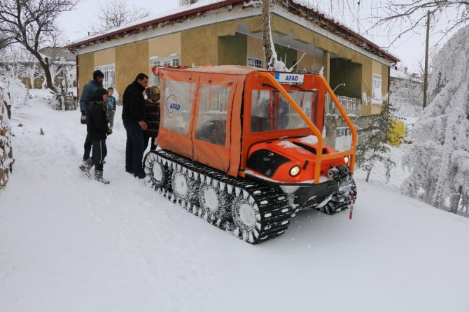 Köyde mahsur kalan hastalara AFAD yetişti