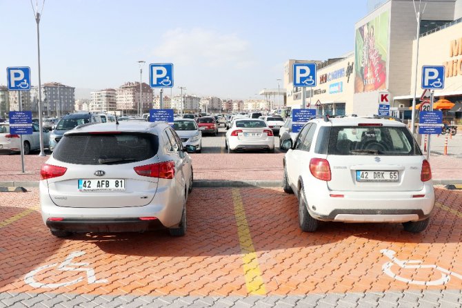 Engelli araç park yerlerine kameralı takip