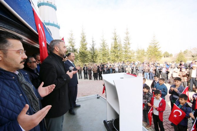 Beyşehir’de Cuma namazı çıkışında Afrin şehitleri için dua