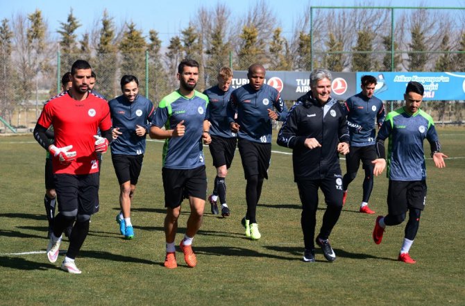 Atiker Konyaspor, Beşiktaş maçının hazırlıklarına başladı