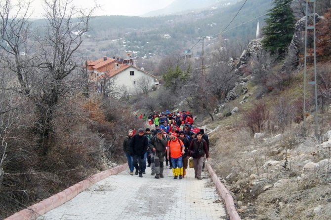 Dağcılar ve doğaseverler Afrin şehitleri için tırmandı