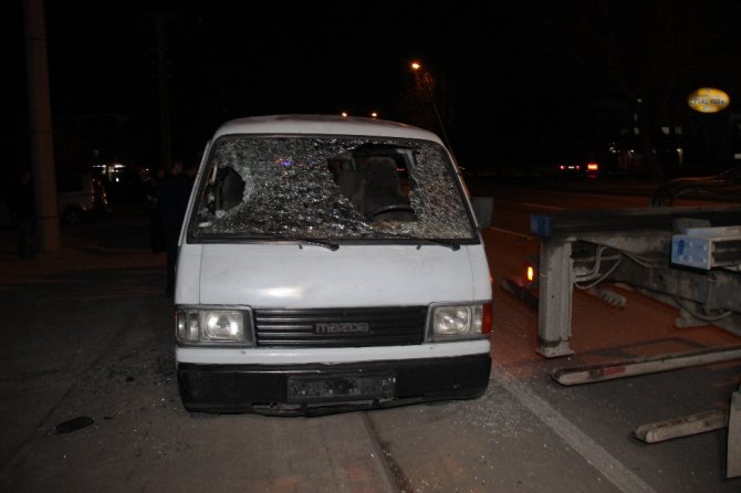 Hırsızlık şüphelisini önce dövdüler, sonra polise teslim ettiler