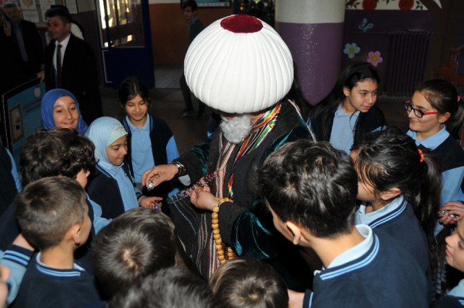 Akşehir’de okullara ve kamu kurumlarına Nasreddin Hoca köşesi