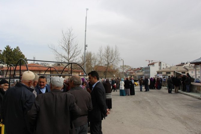 Başkan Tutal, umre yolcularını uğurladı