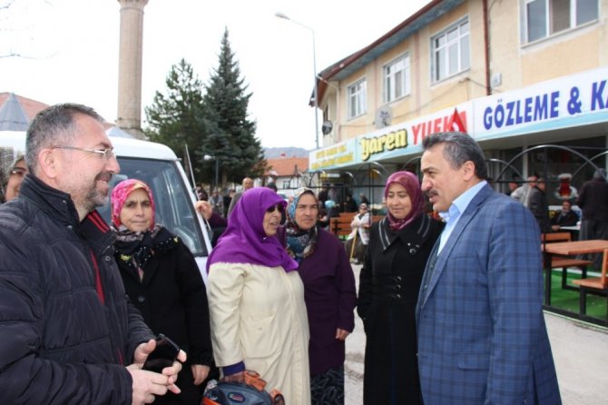 Başkan Tutal, umre yolcularını uğurladı