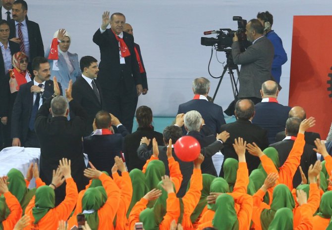 Konya Büyükşehir Park Bahçeler’in kadın çalışanları Cumhurbaşkanı Erdoğan ile görüştü