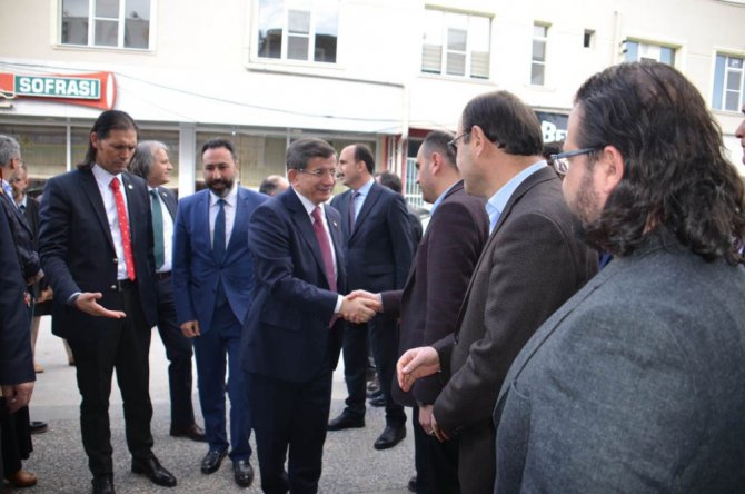 Davutoğlu’ndan ilçe teşkilatlarına ziyaret