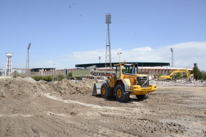 Konya eski stadyumda yıkım başladı