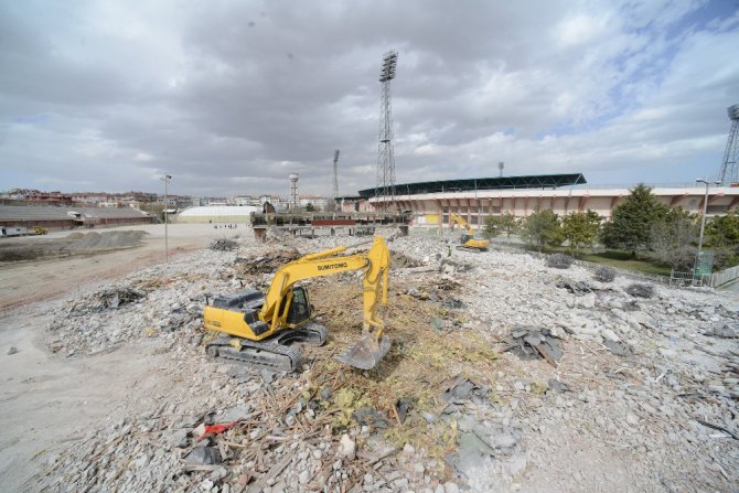 Konya eski stadyumda yıkım başladı