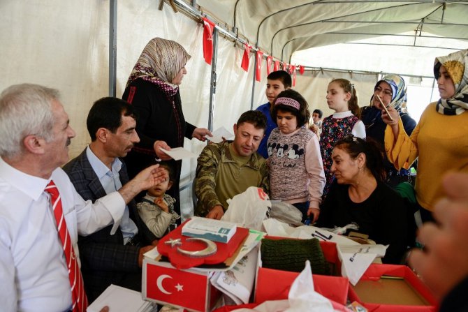 Görme engellilerden Mehmetçik’e destek ziyareti