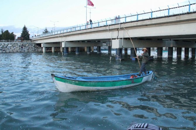 Beyşehir Gölü’nde su ürünleri avlanma yasağı başladı