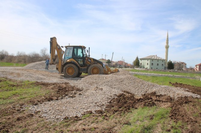 Beyşehirli gençler artık sentetik sahalarda top koşturacak