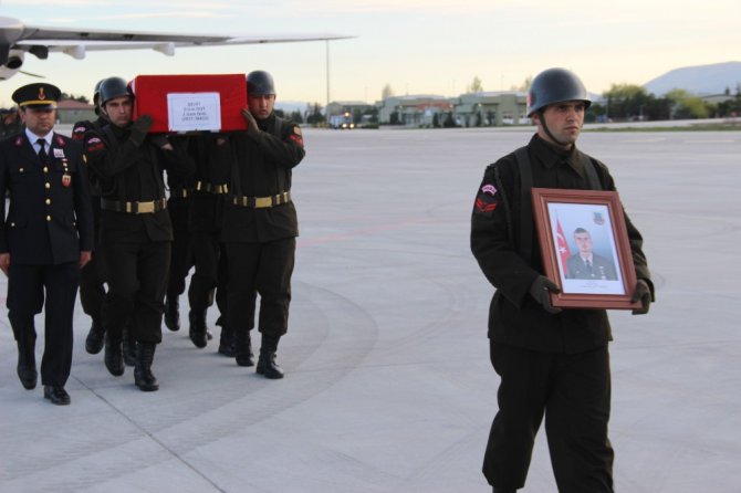 Şehit Uzman Onbaşı Emre Dut’un naaşı Konya’da