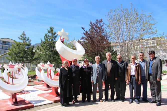 Başkan Tutal’a şehit yakınlarından teşekkür plaketi