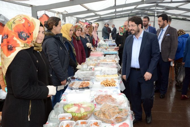 AK Parti kadın kollarından Mehmetçiğe destek kermesi