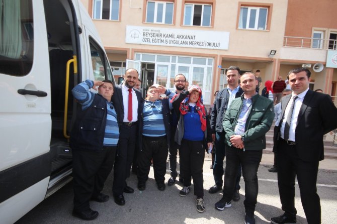 Okulları ziyaret eden Özaltun’dan öğrencilere müjde