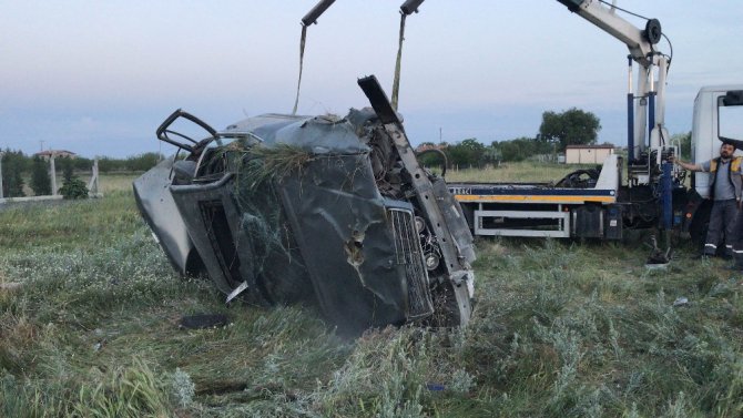 Kontrolden çıkan otomobil takla attı: 1 ölü, 1 ağır yaralı