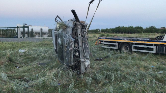 Kontrolden çıkan otomobil takla attı: 1 ölü, 1 ağır yaralı