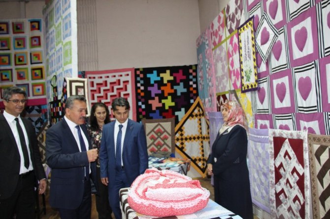 Seydişehir hem yıl sonu sergisi açıldı