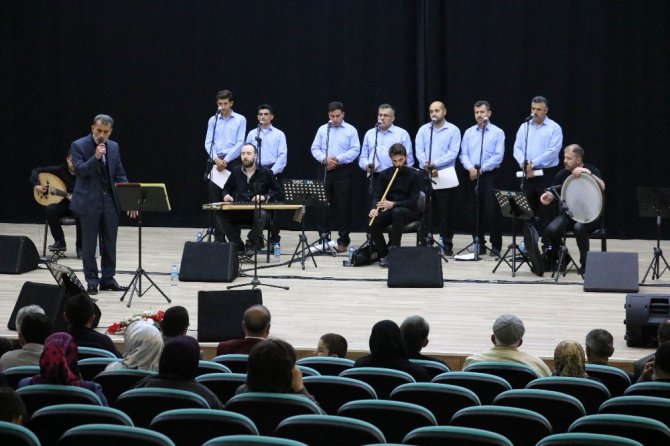 Beyşehir’de din görevlileri korosundan konser