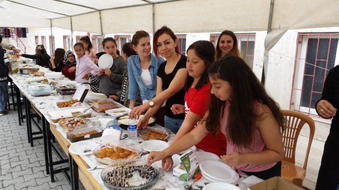 Kulu’da öğrenciler yararına kermes düzenlendi