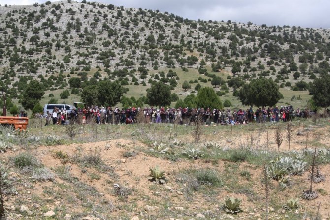 Derbent’te çiftçi yağmur duasına çıktı