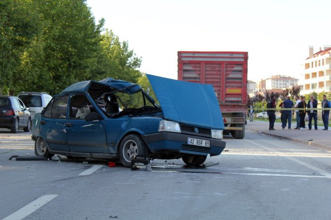 Zincirleme kazada savrulan otomobil tıra çarptı: 1 ölü