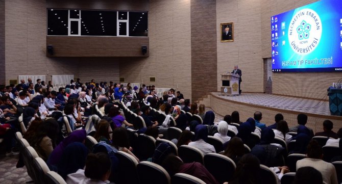 NEÜ’de Hemşireler Haftası dolayısıyla program düzenledi