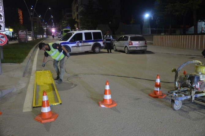 Ereğli Belediyesi yol çizgi çalışmalarını sürdürüyor