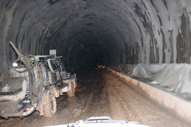 Gembos güzergahlı Yeni Konya-Antalya yolunda çalışmalar sürüyor