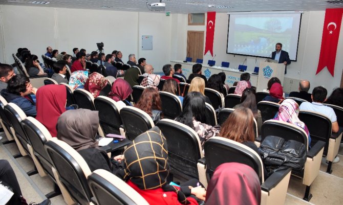 NEÜ’de “Son Dönem Osmanlı Düşüncesinde Doğu ve Batı Algısı” konulu konferans