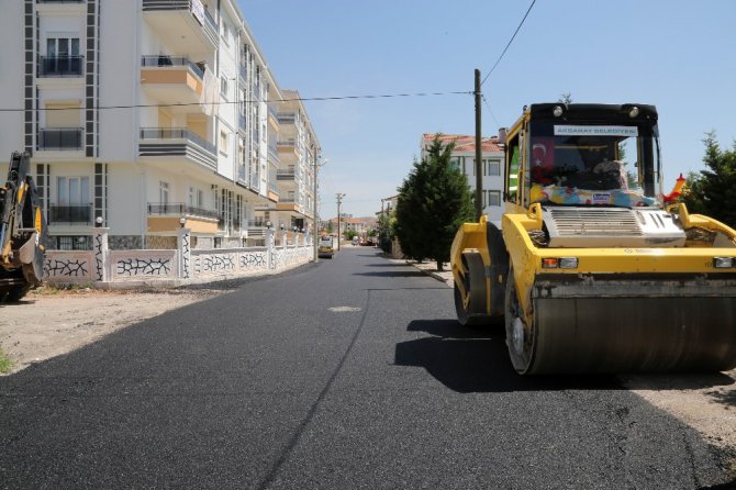 Aksaray Belediyesi alt ve üst yapı çalışmalarını sürdürüyor