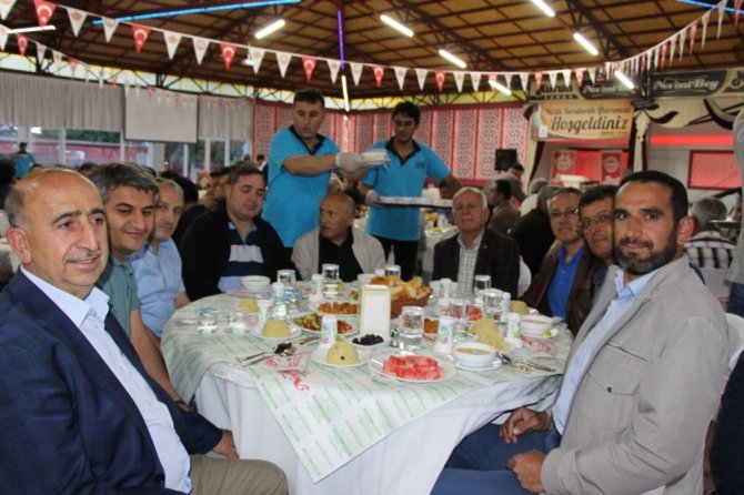 Başkan Tutal’dan birlik ve kardeşlik iftarı