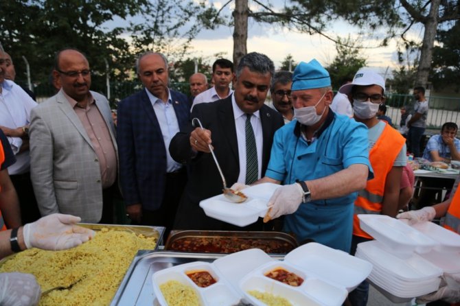 Ereğli’de geleneksel mahalle iftarları sürüyor