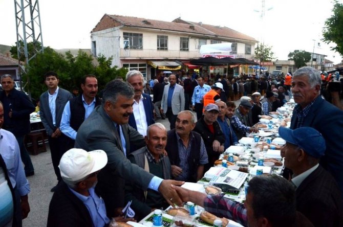 Ereğli Belediyesi mahalle iftarlarına devam ediyor