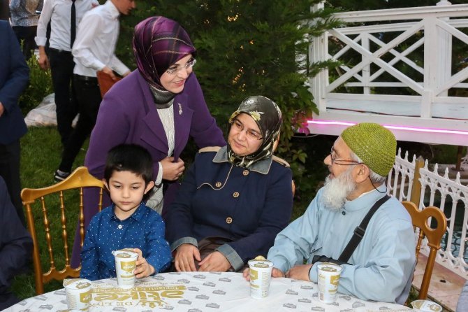 Meram ailesi iftarda buluştu