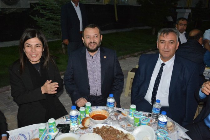 AK Partili İnceöz: “Ne yaparlarsa yapsınlar bizi asla vatansız bırakamayacaklar”