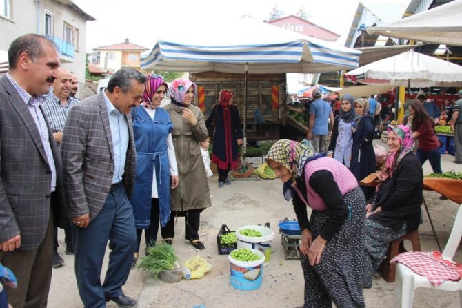 Başkan Tutal, pazar esnafını ziyaret etti